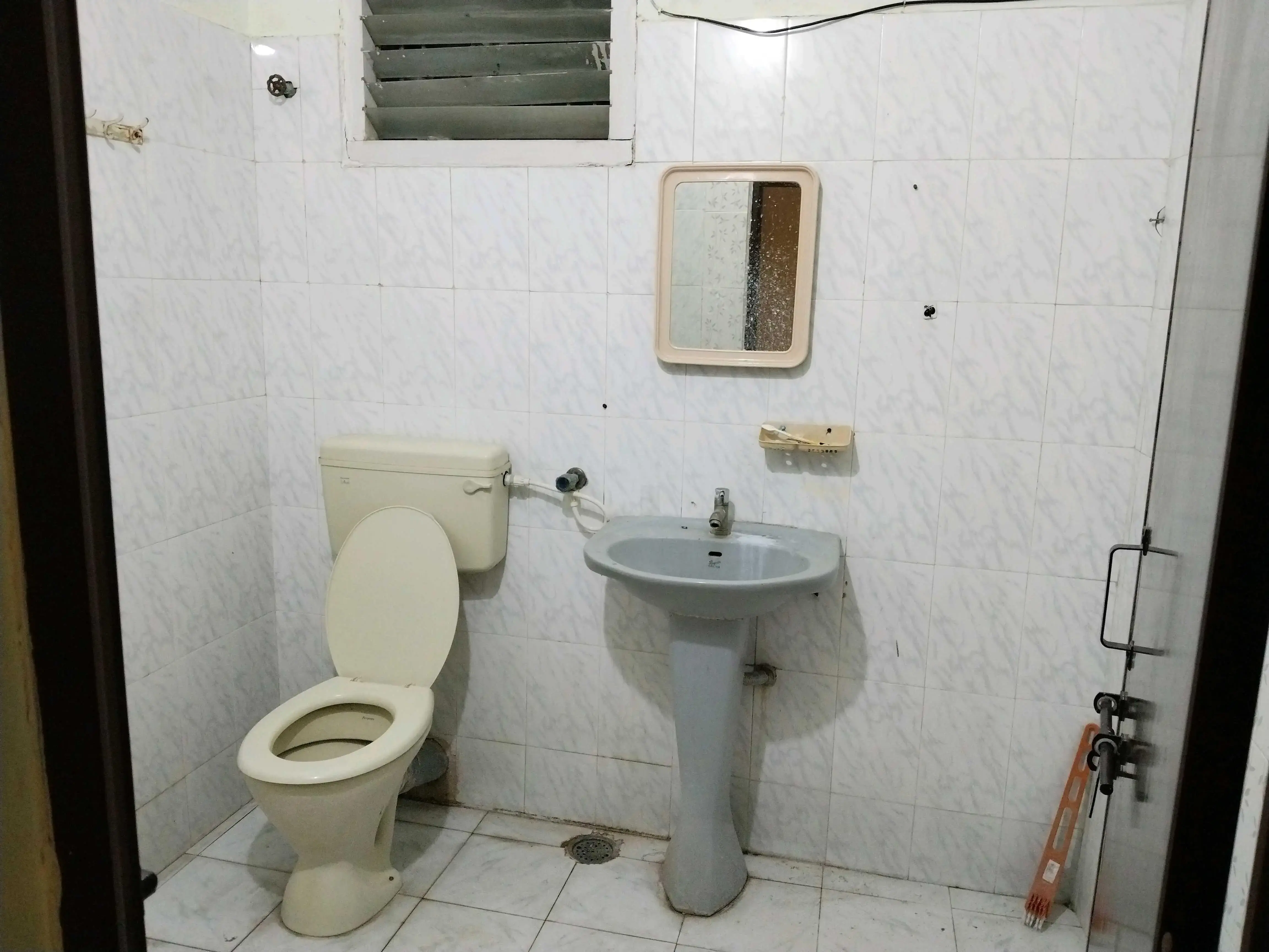 2BHK 2Baths Flat for Rent in jk hights apartment , Sanjeeva Reddy Nagar, Old Mumbai Highway