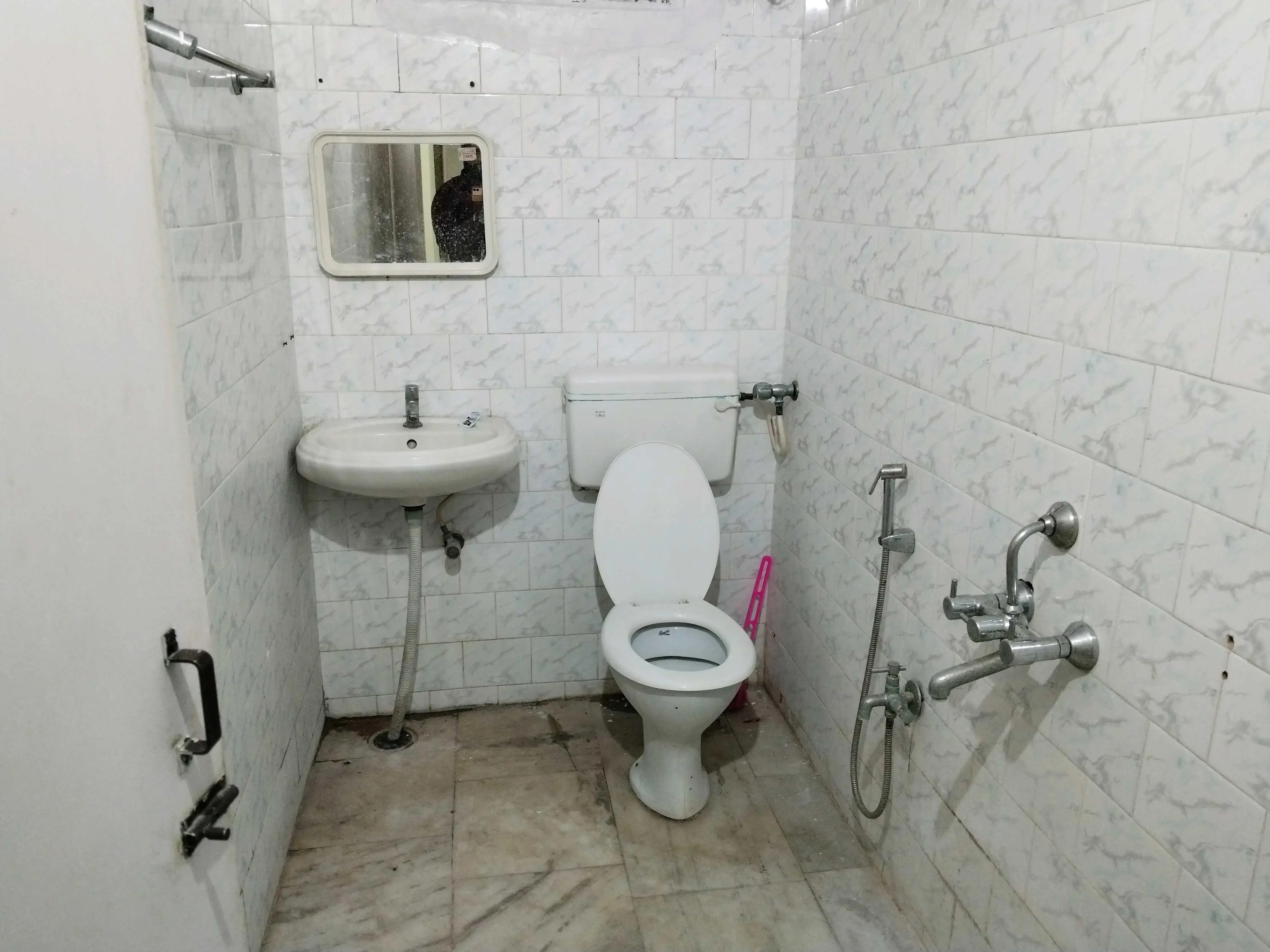 2BHK 2Baths Flat for Rent in jk hights apartment , Sanjeeva Reddy Nagar, Old Mumbai Highway
