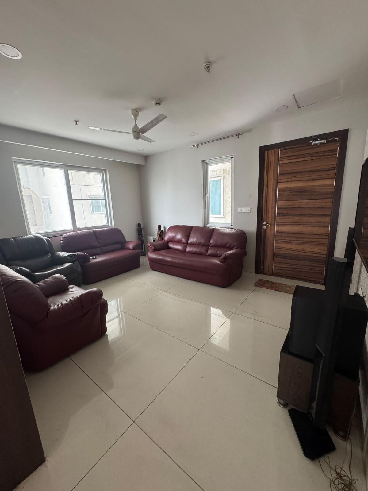 3BHK 3Baths Flat for Rent in Jayabheri The Summit, Narsingi, Hyderabad
