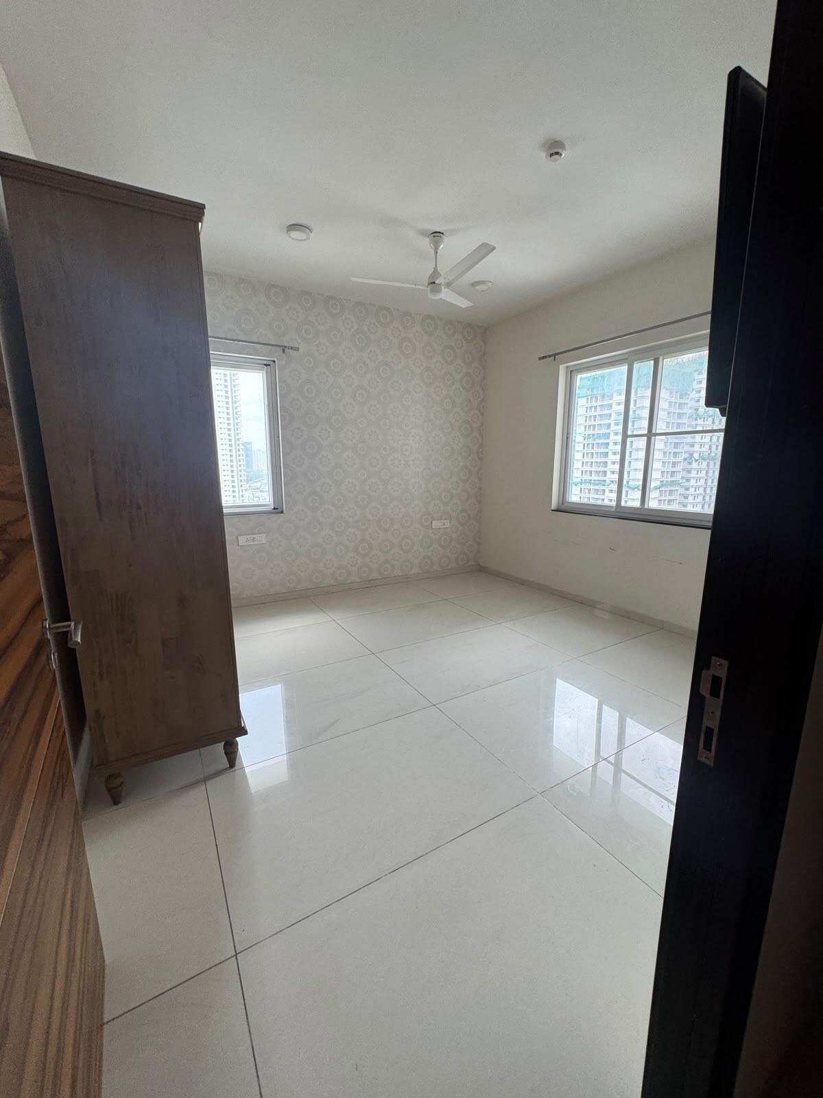 3BHK 3Baths Flat for Rent in Jayabheri The Summit, Narsingi, Hyderabad