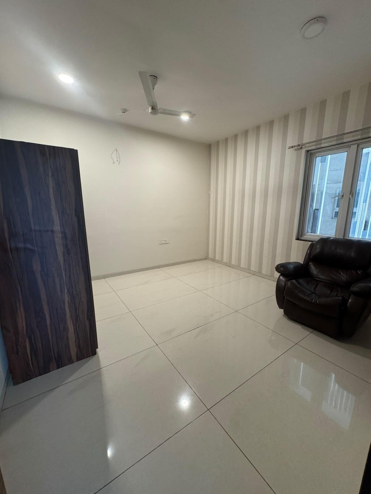3BHK 3Baths Flat for Rent in Jayabheri The Summit, Narsingi, Hyderabad
