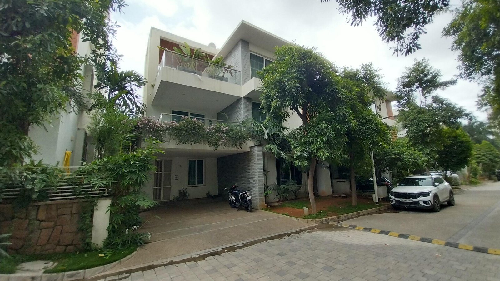 4BHK 5Baths Flat for Rent in DSR The Classe, Kokapet, Hyderabad