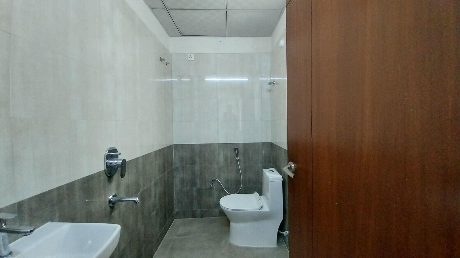 3BHK 3Baths Flat for Rent in Meenazi Elite, Kismathpur, Hyderabad
