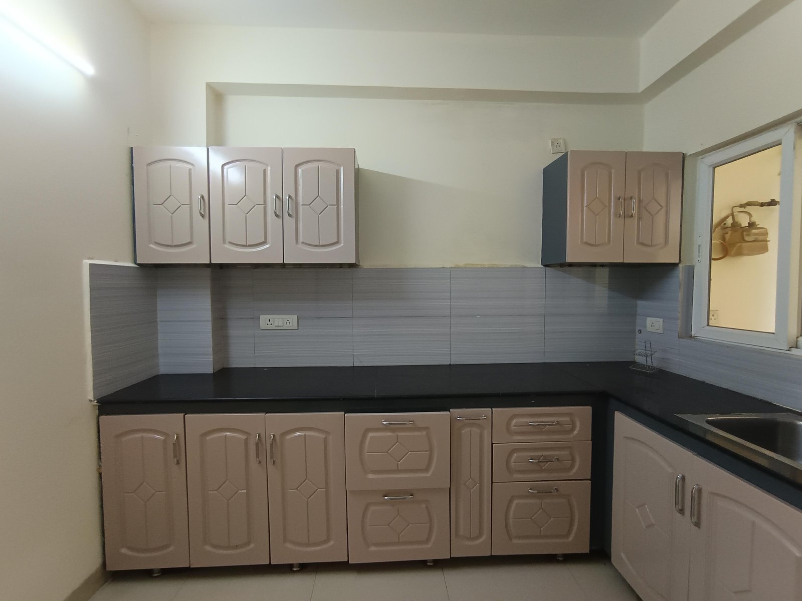 3BHK 3Baths Flat for Rent in Manjeera Diamond Towers, Gopanpally, Hyderabad