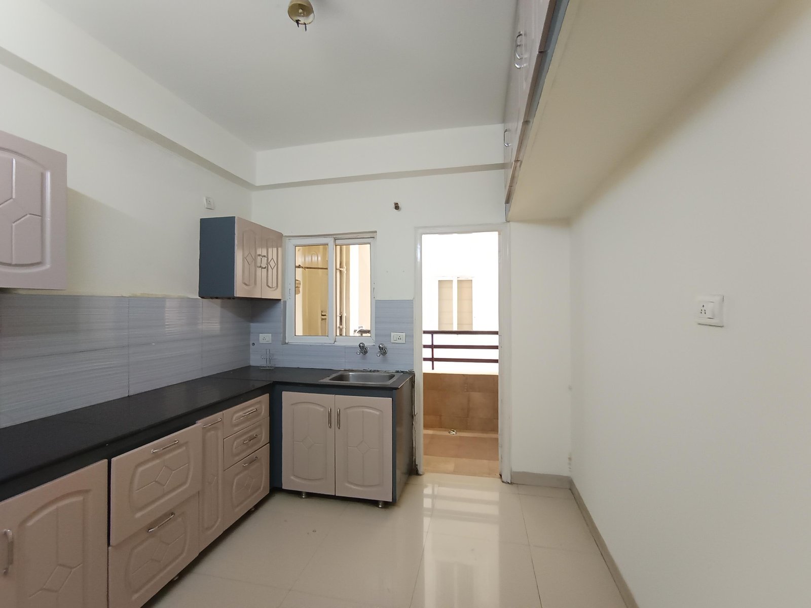 3BHK 3Baths Flat for Rent in Manjeera Diamond Towers, Gopanpally, Hyderabad