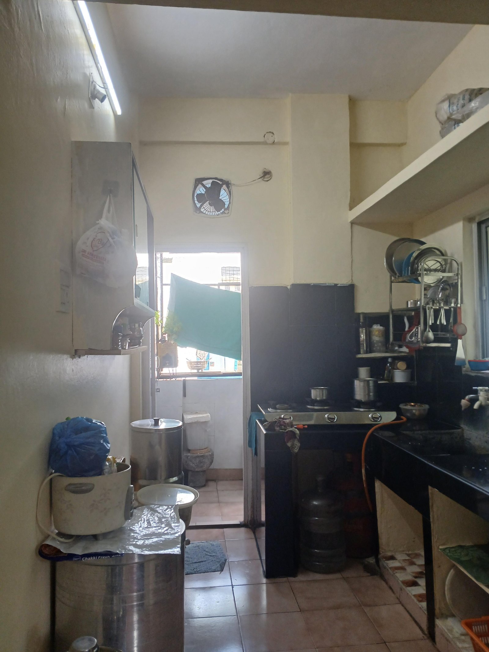 2BHK 2Baths Flat for Rent in Aruna Kiran Residency, Rajbhavan Road, Hyderabad