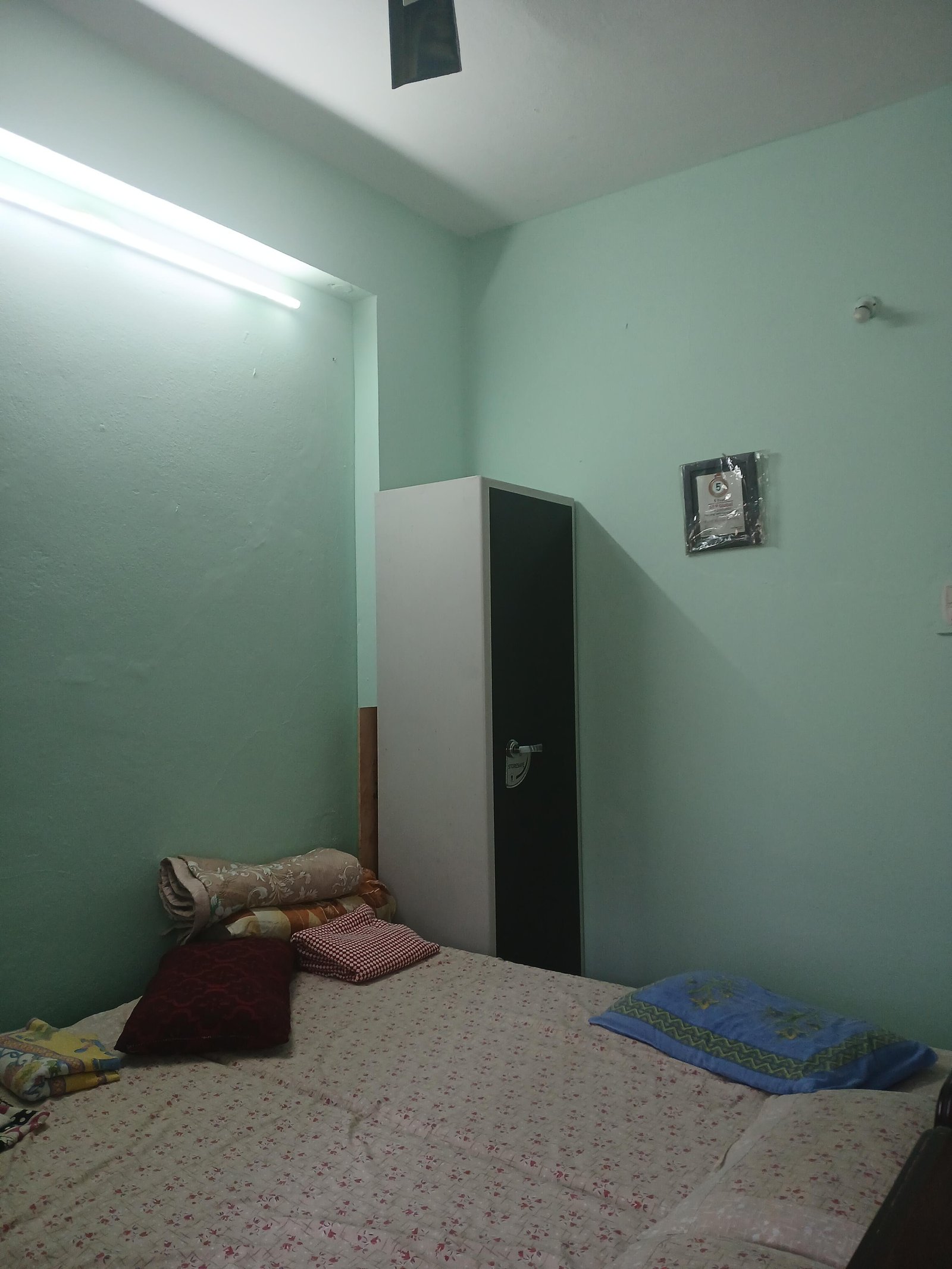 2BHK 2Baths Flat for Rent in Aruna Kiran Residency, Rajbhavan Road, Hyderabad