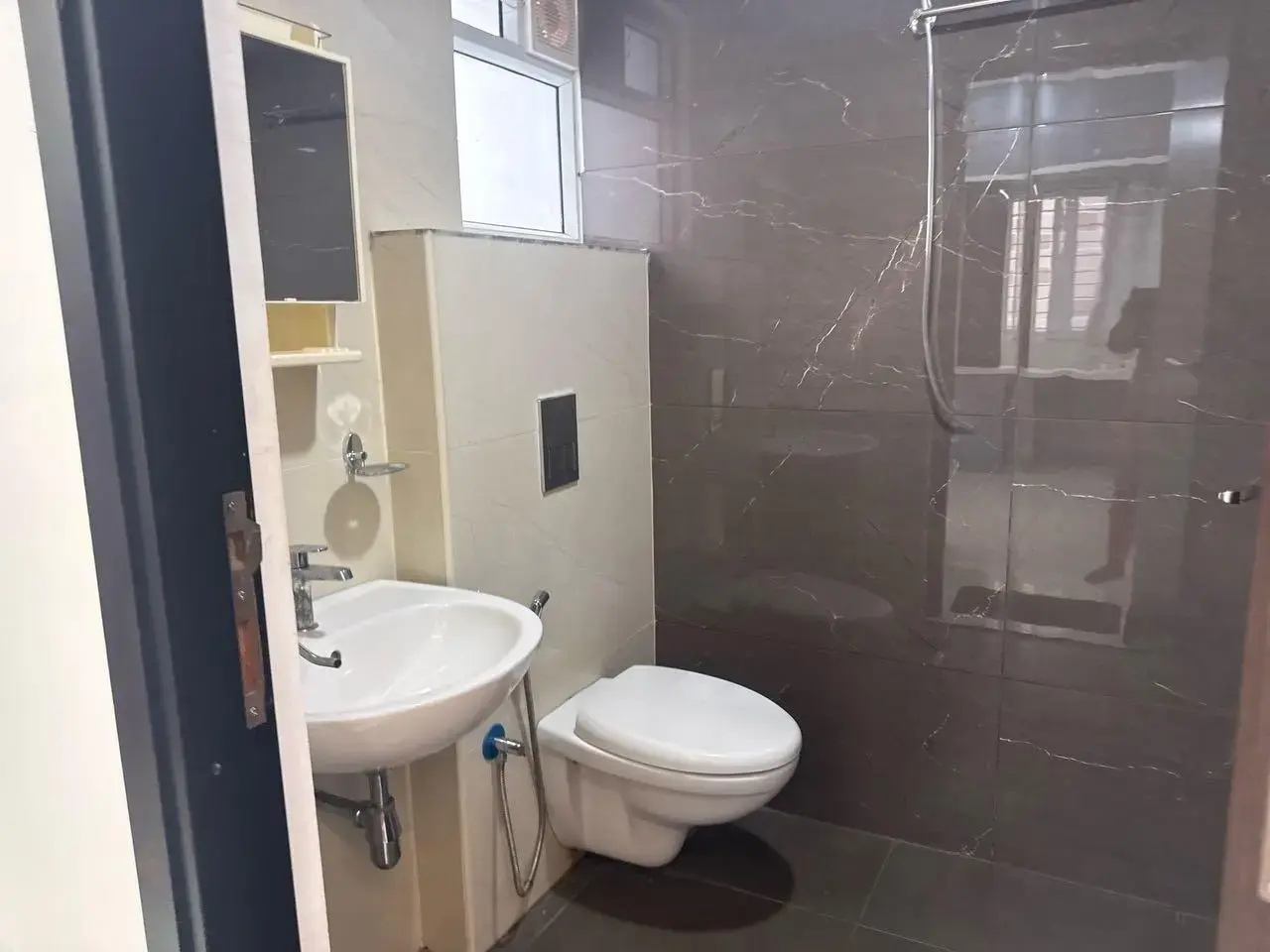 3BHK 3Baths Flat for Rent in Ambience Courtyard, Shaikpet, Hyderabad