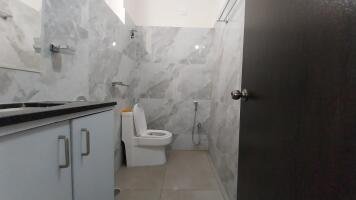 3BHK 3Baths Builder Floor for Rent in Chintalkunta, Hyderabad