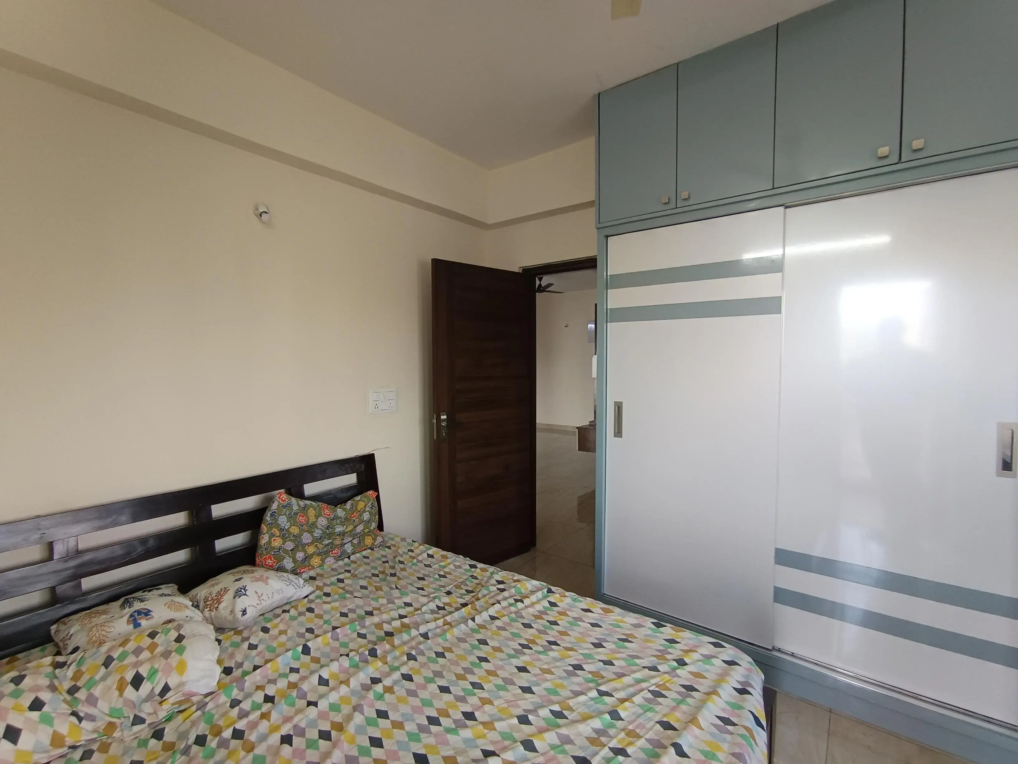 3BHK 3Baths Flat for Rent in Lakshmi Cadillac, Kondapur, Hyderabad