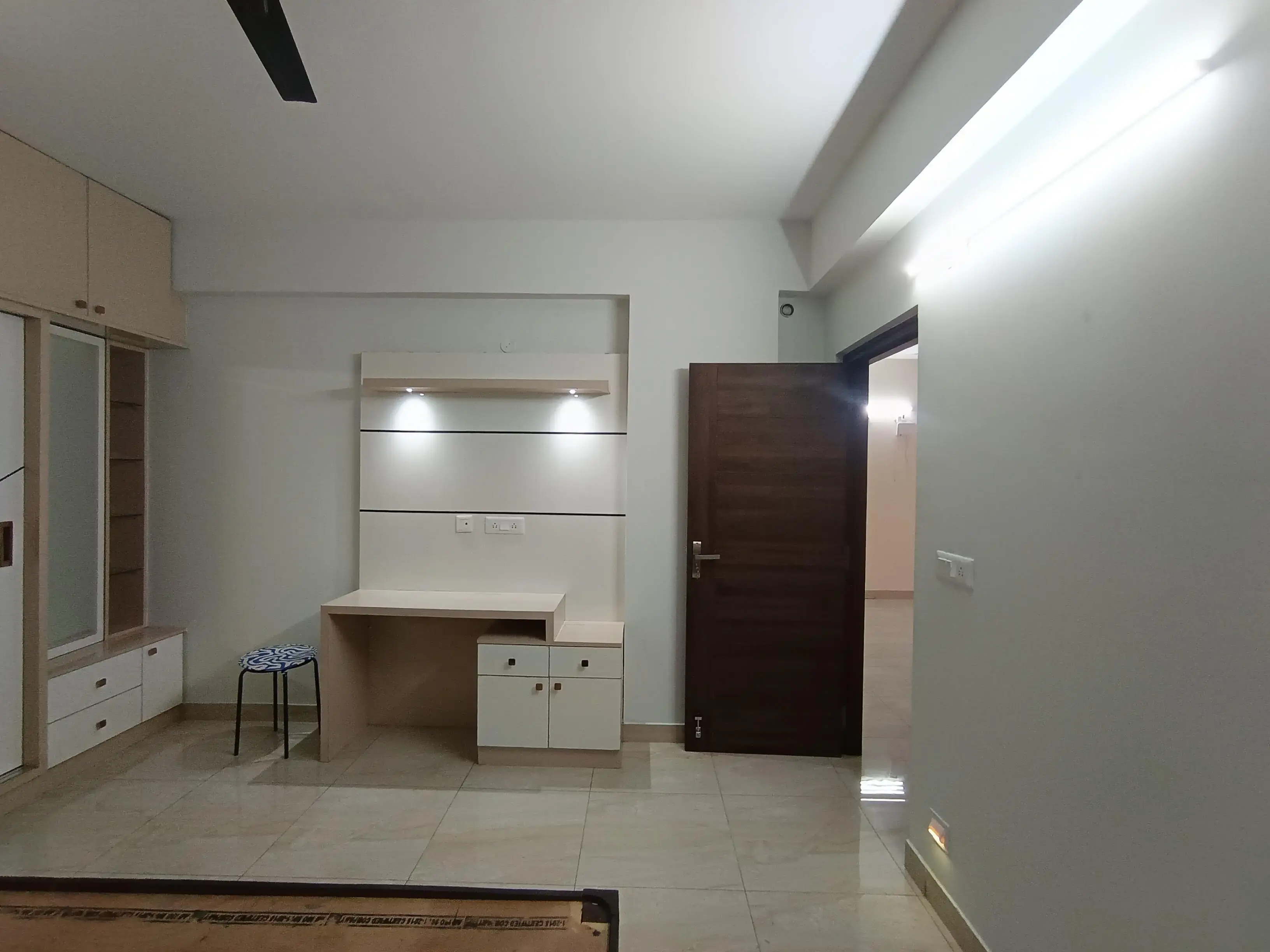 3BHK 3Baths Flat for Rent in Lakshmi Cadillac, Kondapur, Hyderabad