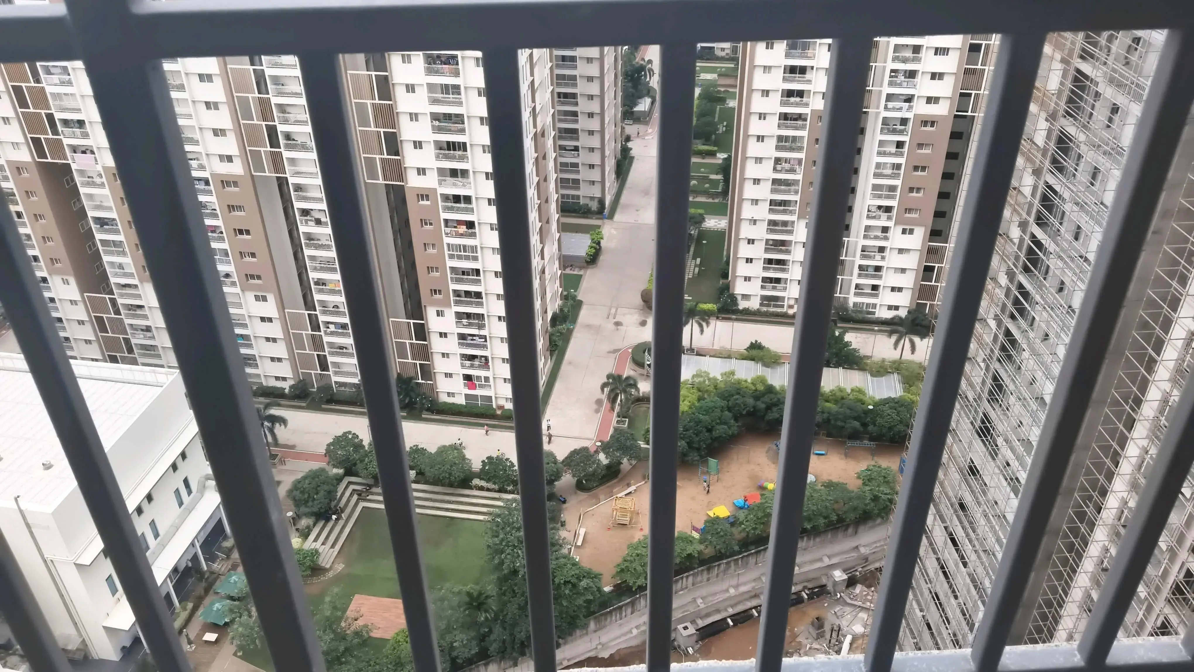 3BHK 3Baths Flat for Rent in Rajapushpa Provincia, Narsingi, Hyderabad