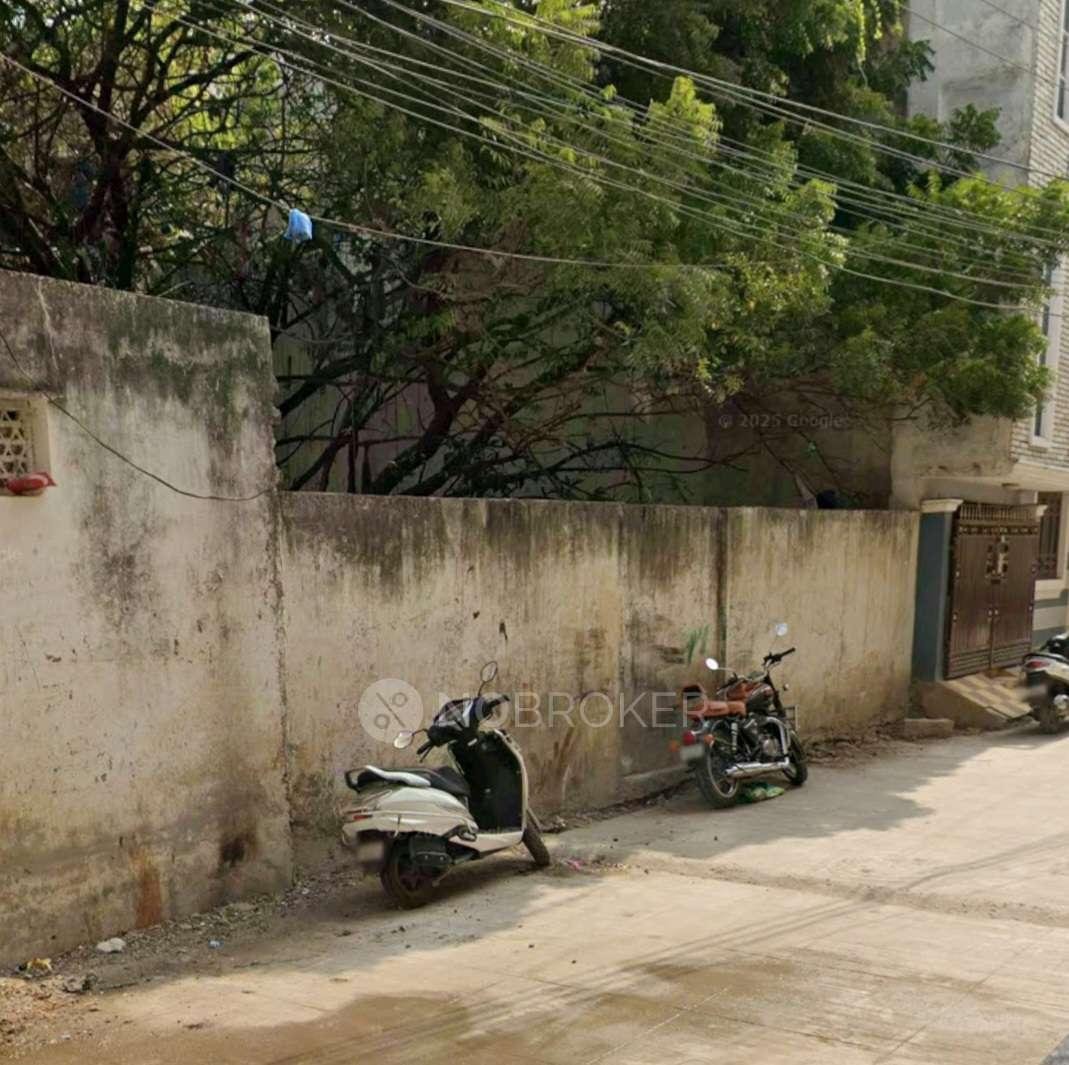 Plot For Sale In Langar Houz near moti darwaza near gmk garden hall