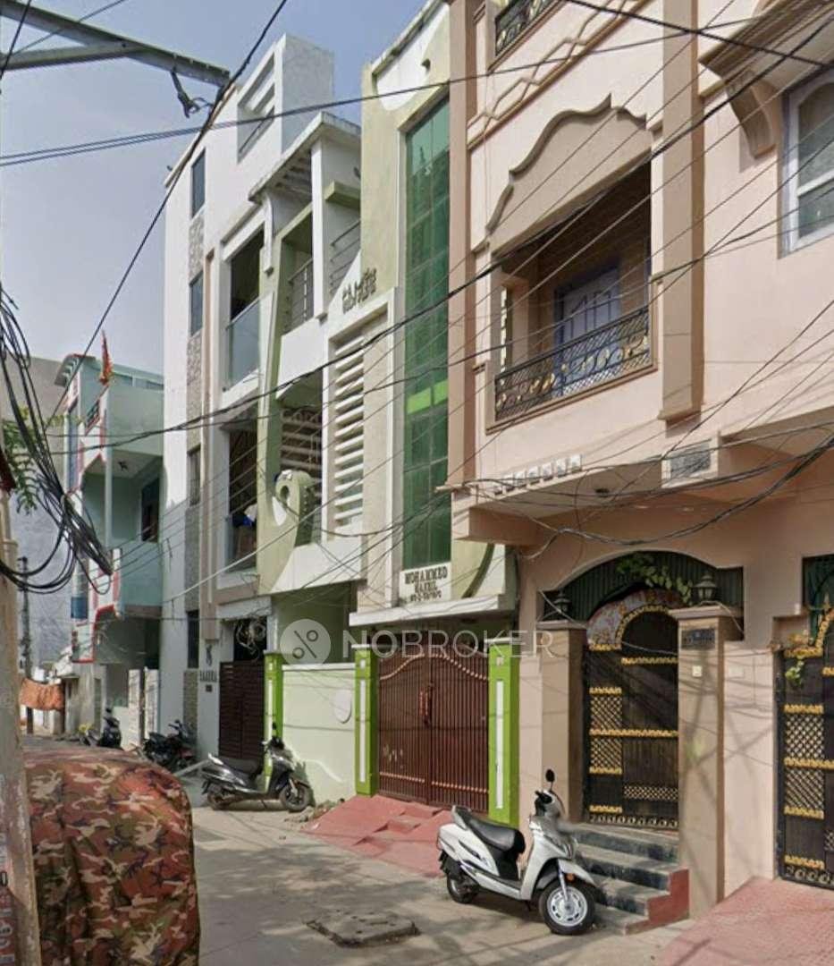 Plot For Sale In Langar Houz near moti darwaza near gmk garden hall