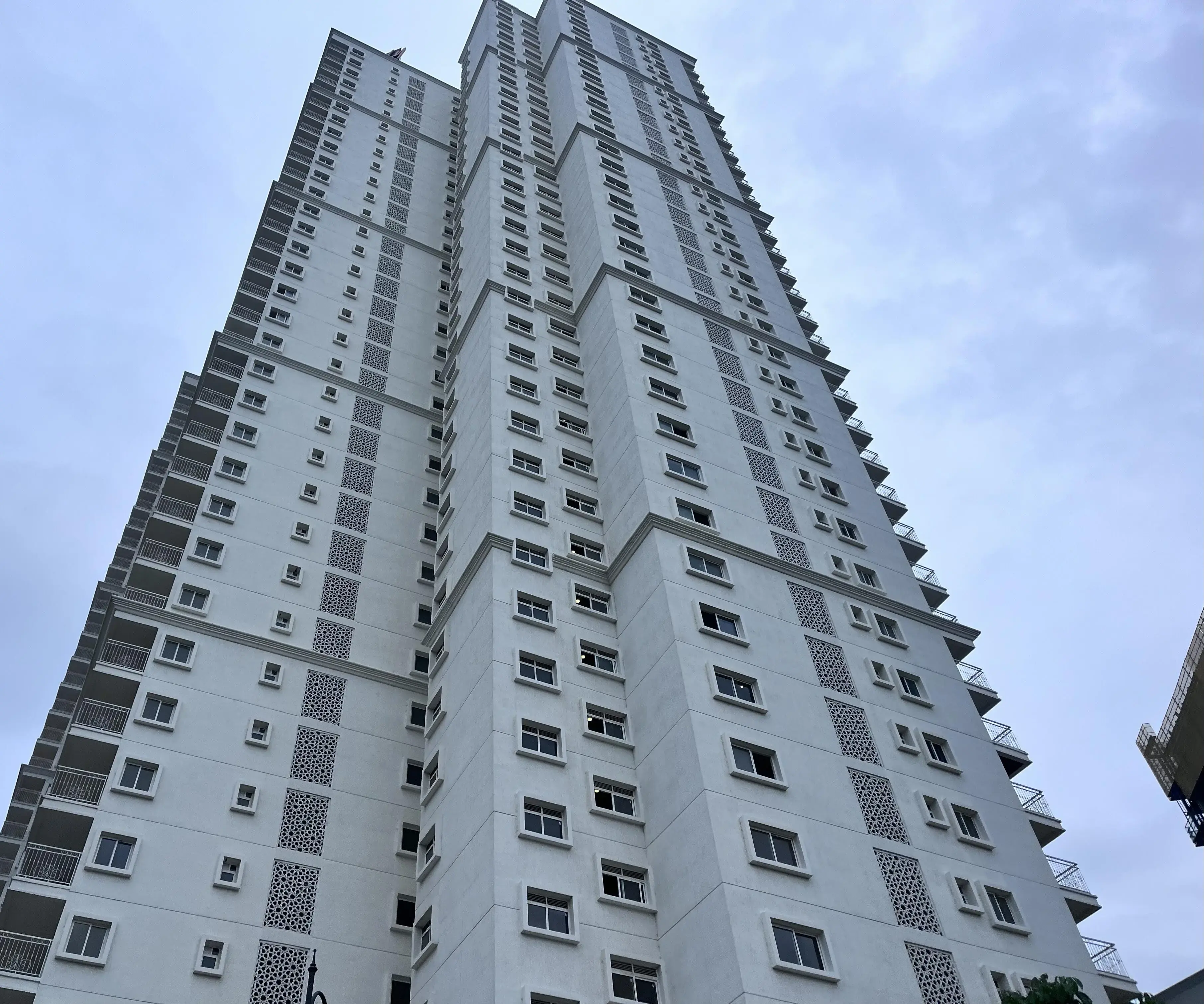 3BHK 3Baths Flat for Rent in Prestige Beverly Hills, Kokapet, Hyderabad