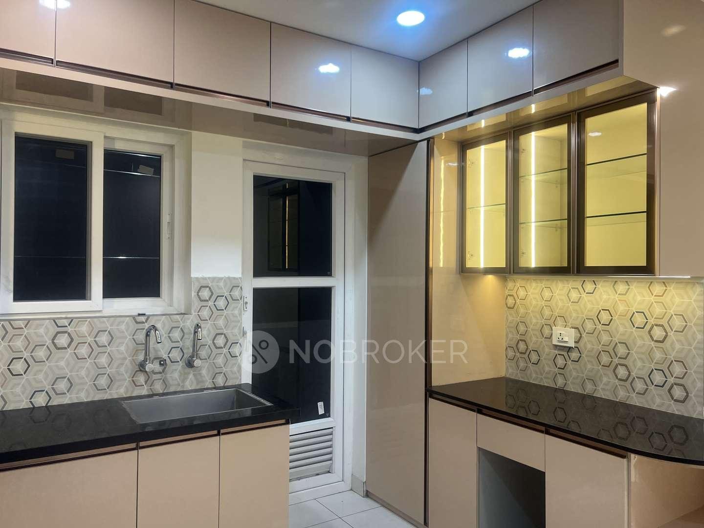 4+ BHK Flat In Aparna Luxor Park for Rent In Kondapur ( 4 Bhk + 1 Servent Room )