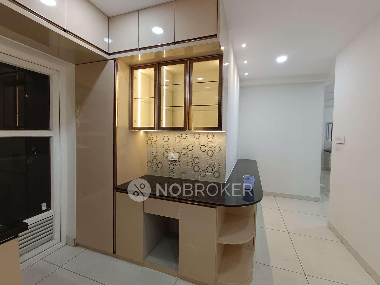 4+ BHK Flat In Aparna Luxor Park for Rent In Kondapur ( 4 Bhk + 1 Servent Room )