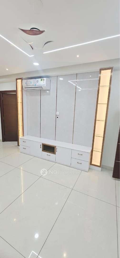 4+ BHK Flat In Aparna Luxor Park for Rent In Kondapur ( 4 Bhk + 1 Servent Room )