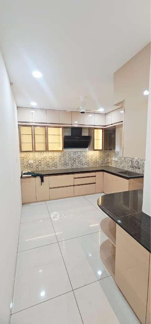 4+ BHK Flat In Aparna Luxor Park for Rent In Kondapur ( 4 Bhk + 1 Servent Room )