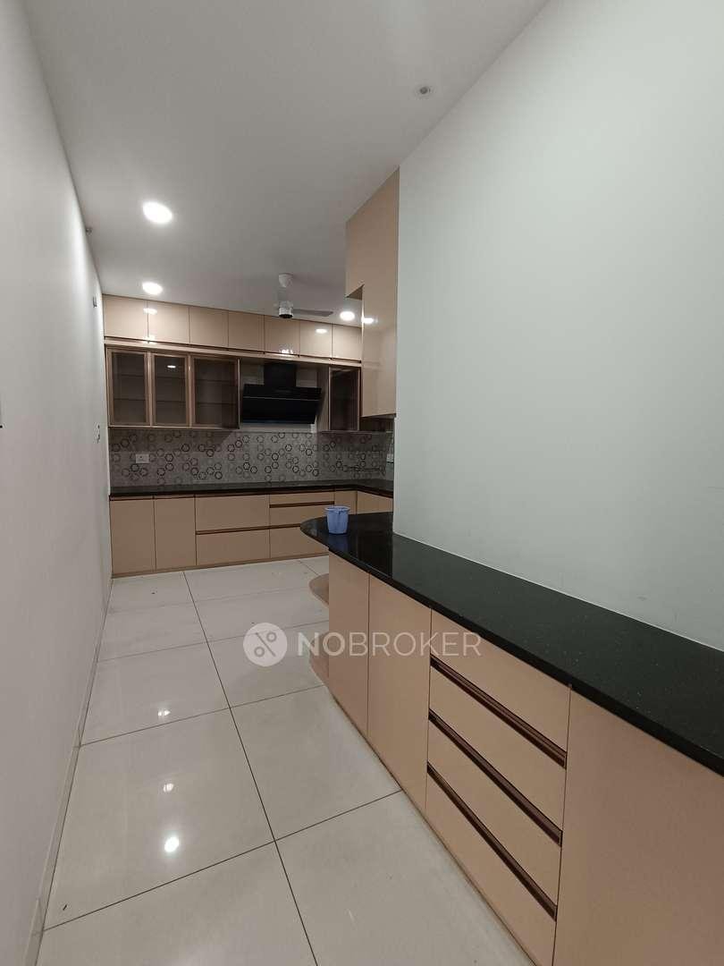 4+ BHK Flat In Aparna Luxor Park for Rent In Kondapur ( 4 Bhk + 1 Servent Room )