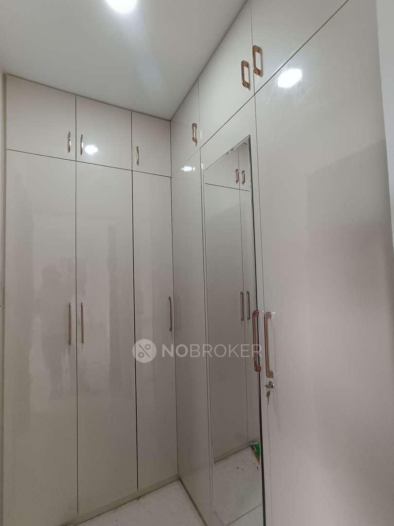 4+ BHK Flat In Aparna Luxor Park for Rent In Kondapur ( 4 Bhk + 1 Servent Room )