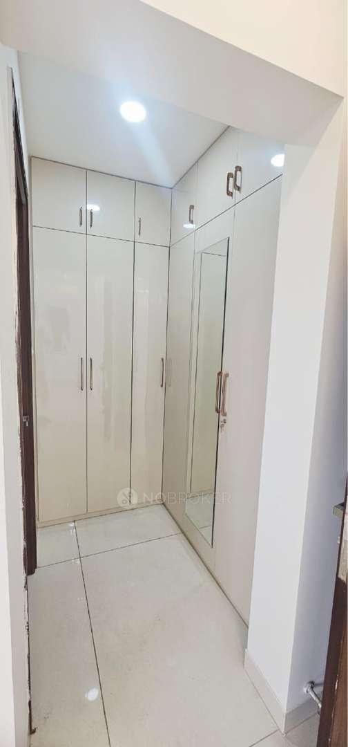 4+ BHK Flat In Aparna Luxor Park for Rent In Kondapur ( 4 Bhk + 1 Servent Room )