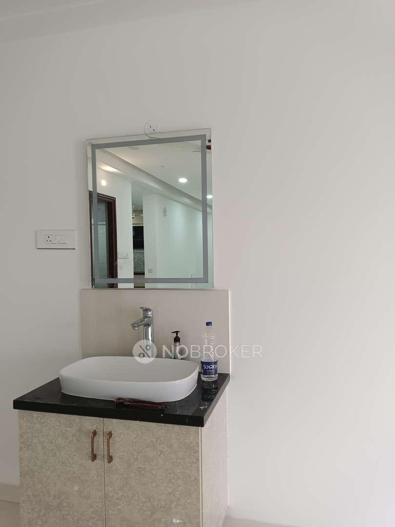 4+ BHK Flat In Aparna Luxor Park for Rent In Kondapur ( 4 Bhk + 1 Servent Room )