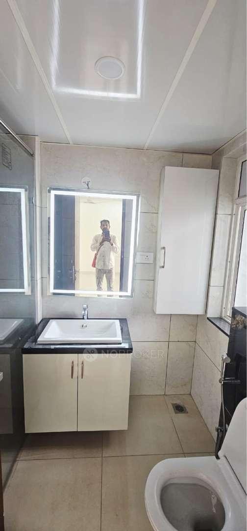 4+ BHK Flat In Aparna Luxor Park for Rent In Kondapur ( 4 Bhk + 1 Servent Room )