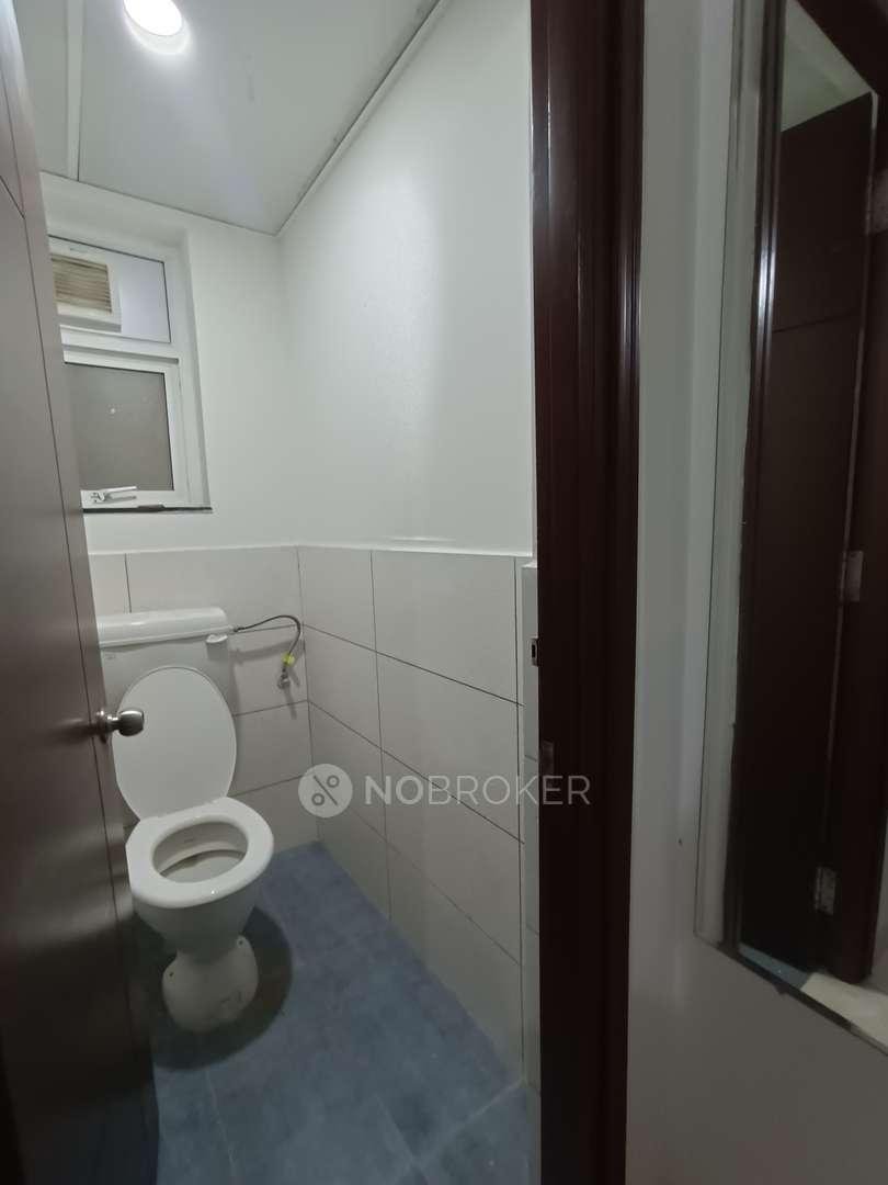 4+ BHK Flat In Aparna Luxor Park for Rent In Kondapur ( 4 Bhk + 1 Servent Room )