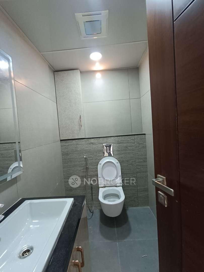 4+ BHK Flat In Aparna Luxor Park for Rent In Kondapur ( 4 Bhk + 1 Servent Room )