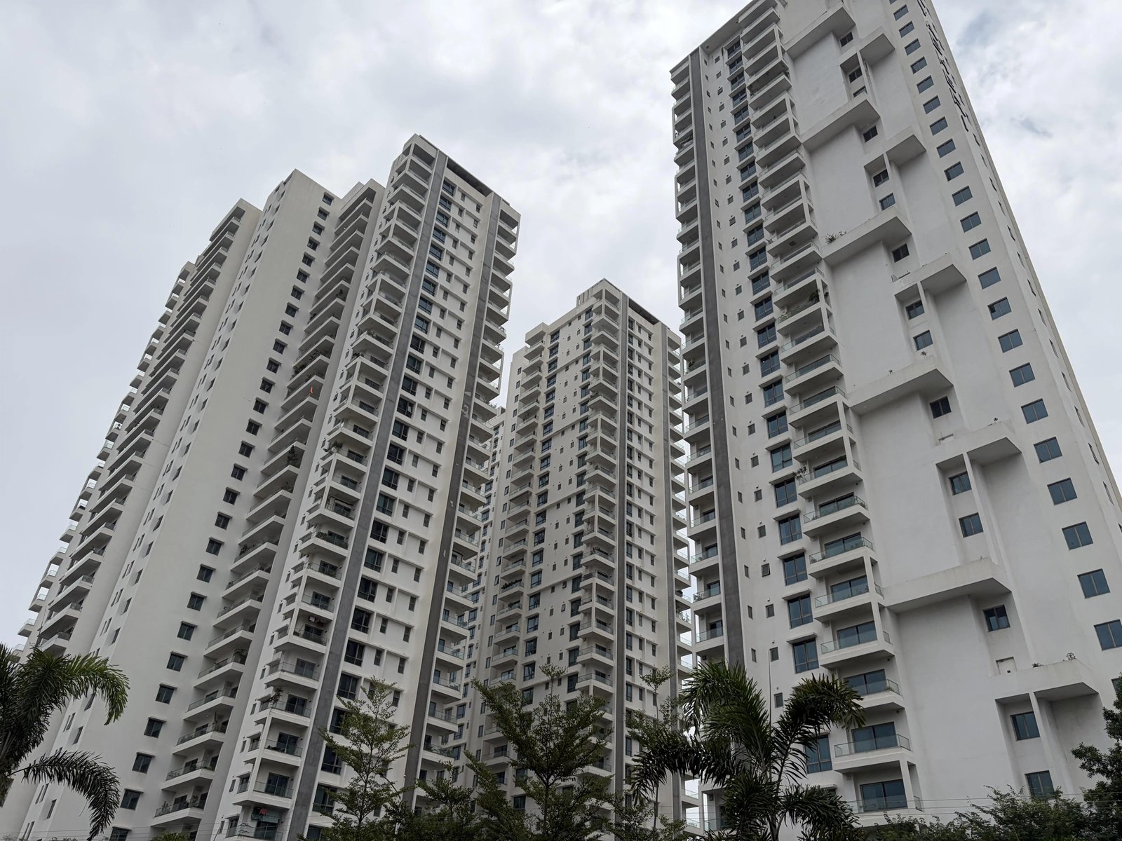 3BHK 3Baths Flat for Rent in Jayabheri The Summit, Narsingi, Hyderabad