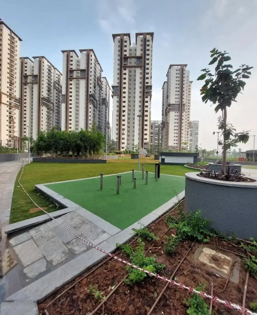 3BHK 2Baths Flat for Rent in Aparna Sarovar Zenith, Nallagandla, Hyderabad