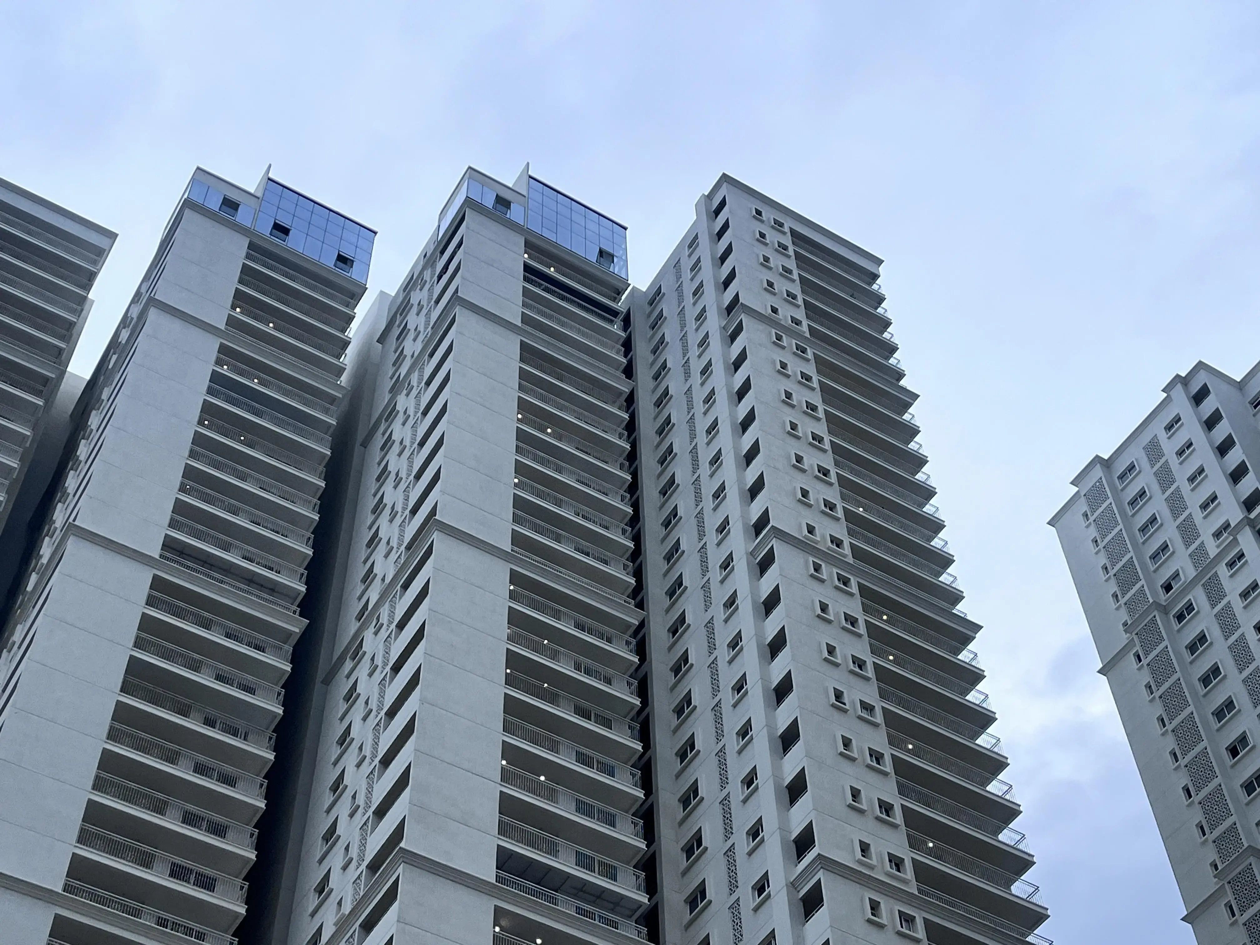 3BHK 3Baths Flat for Rent in Prestige Beverly Hills, Kokapet, Hyderabad