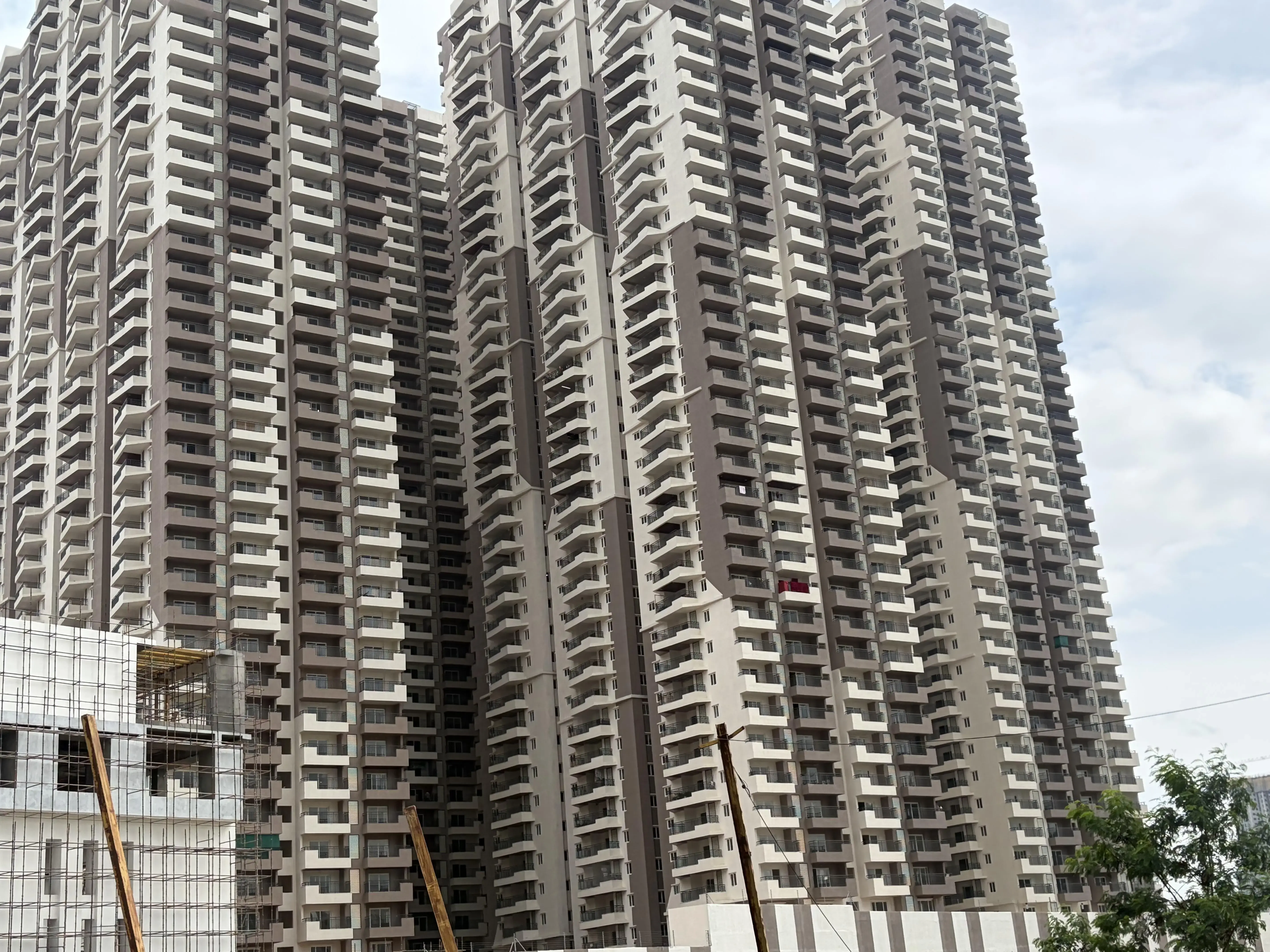 3BHK 3Baths Flat for Rent in Asbl Spectra, Narsingi, Hyderabad